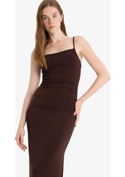 Bodycon Vücudu Saran Askılı Midi Elbise