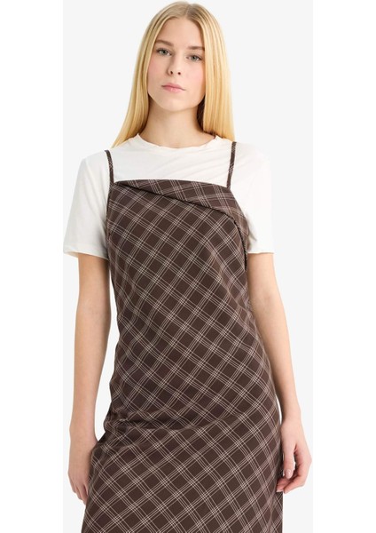 Çapraz Yaka Kareli Askılı Midi Elbise E4397AX25AU