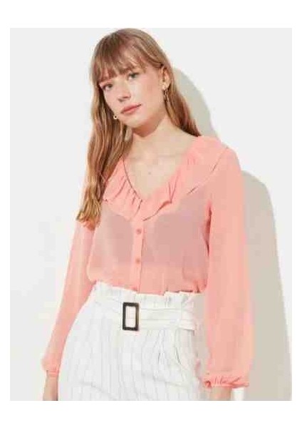 Yavruağzı Volanlı Gömlek Bluz