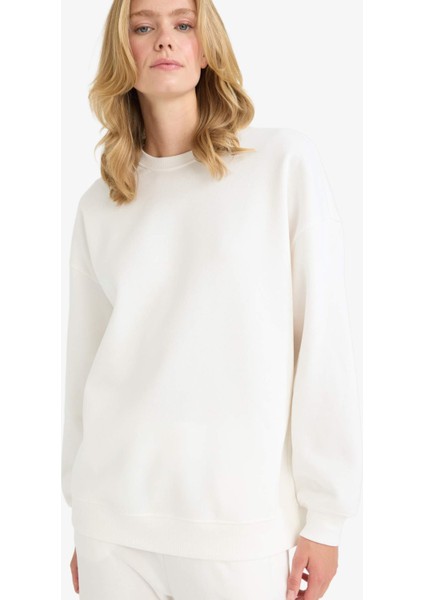 Oversize Geniş Kalıp Bisiklet Yaka Basic Düz Kalın Sweatshirt F9628AX25AU