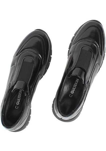 Kadın Siyah Lastikli Dikiş Detaylı Rugan Deri Ayakkabı