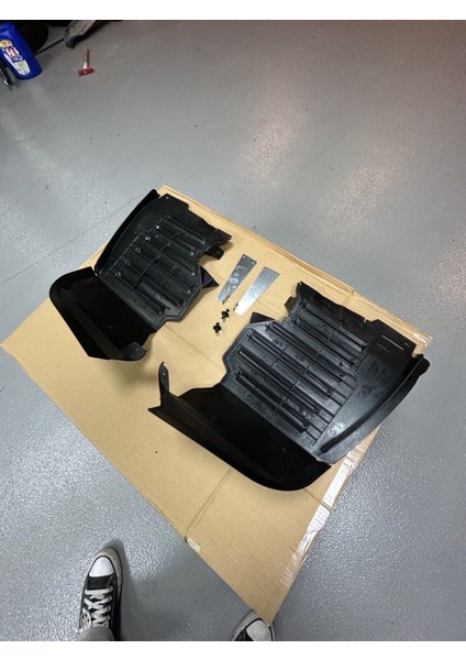 W124 S124 C124 A124 Yarım Davlumbaz Ön Tampon Arkası Kapatıcı 200E E200 200 E E 200 E320