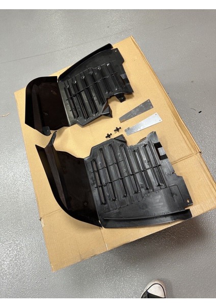 W124 S124 C124 A124 Yarım Davlumbaz Ön Tampon Arkası Kapatıcı 200E E200 200 E E 200 E320 modelleri