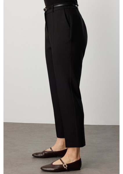 Beli Kemerli Dar Paça Pantolon 1015-26K fırsatları