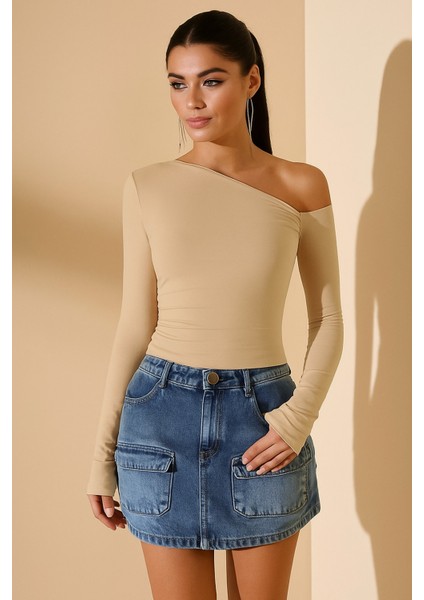Omuz Dekolteli Düz Kumaş Uzun Kollu Likralı Bluz