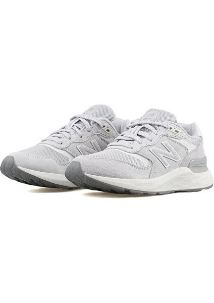 880 V7 Gri Modeli Koleksiyonu Kadın Günlük Ayakkabı WW880BA7 Gri modelleri