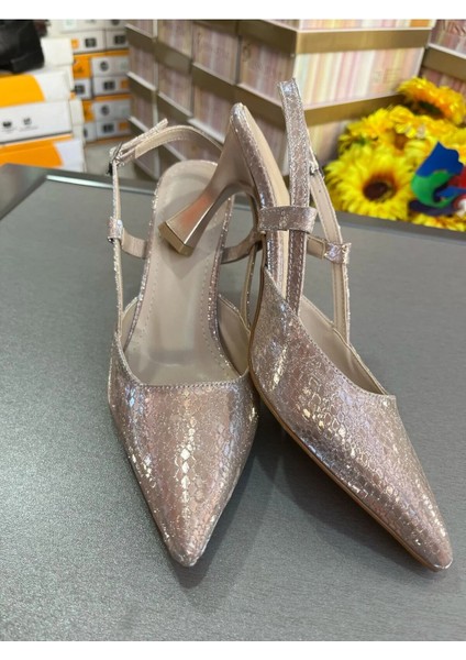 En Moda Açık Rose Gold 7cm Kadeh Topuk Arkası Açık Yan Bantlı Çok Rahat Kadın Abiye Ayakkabı