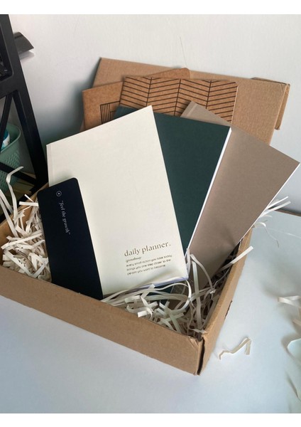 Daily Planner - A5 Süresiz Aylık, Haftalık ve Günlük Planlayıcı -Yeşil modelleri