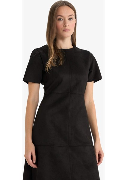 A Kesim Yuvarlak Yaka Süet Kısa Kollu Midi Elbise