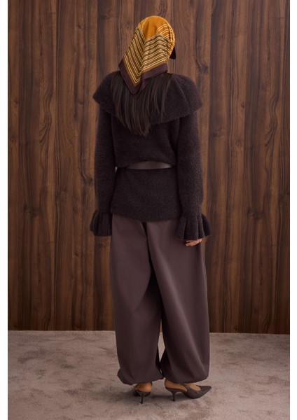 Yaka Detaylı Kazak Kestane indirimleri