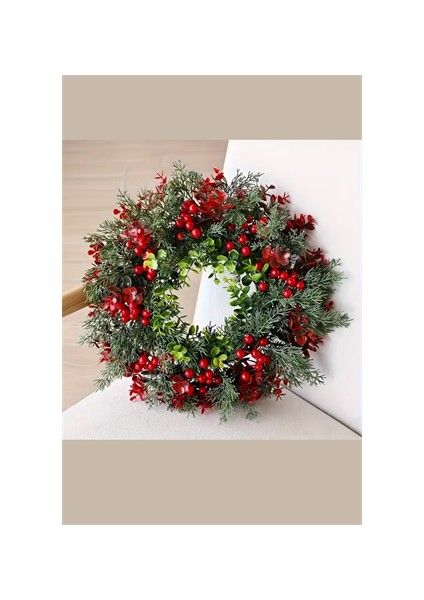 45 cm (17.71 Inç) Festive Yapay Noel Çelengi – Çam Yaprakları ve Kırmızı Meyveler | Klasik Duvar & Kapı Süsü | Elektrik Gerektirmez | Ev ve Parti Dekoru Için Ideal