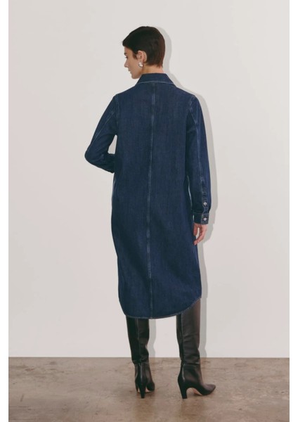 Koyu Indigo Metal Düğmeli Midi Denim Gömlek Elbise - Modern Kesim Koyu Yıkama Kot Gömlek Elbise. modelleri