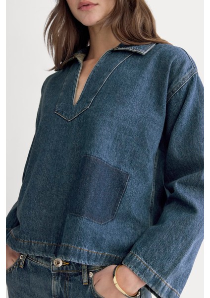 V Yaka Yama Cep Detaylı Oversize Denim Üst - Yıkamalı Kot Üst fırsatları