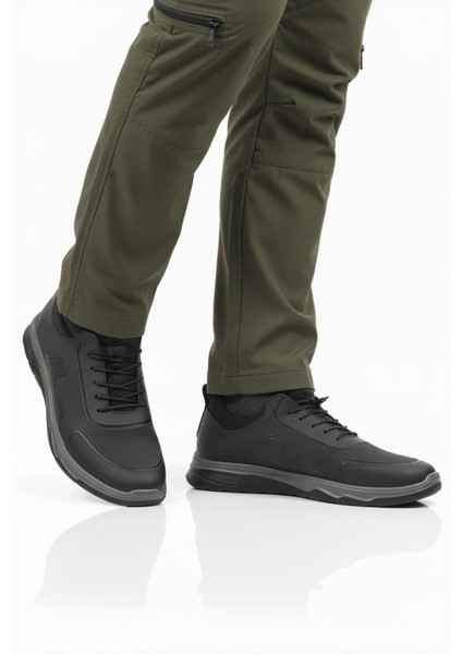 Siyah Lastik Bağcıklı Erkek Spor Ayakkabı