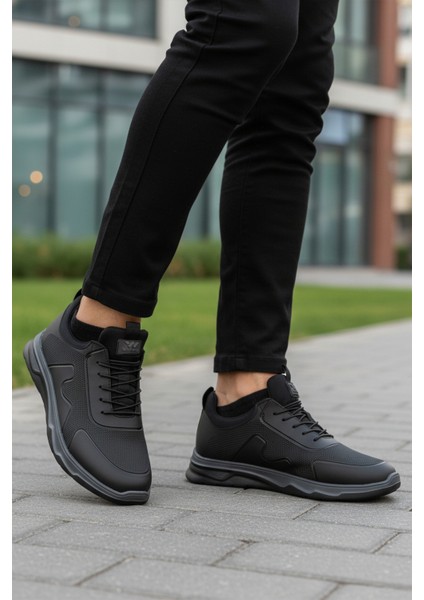 Siyah Lastik Bağcıklı Erkek Spor Ayakkabı modelleri