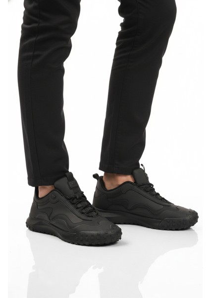 Siyah Bağcıklı Erkek Spor Ayakkabı