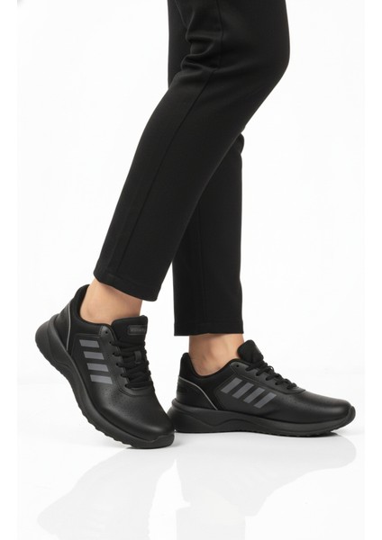 Siyah Bağcıklı Unisex Spor Ayakkabı