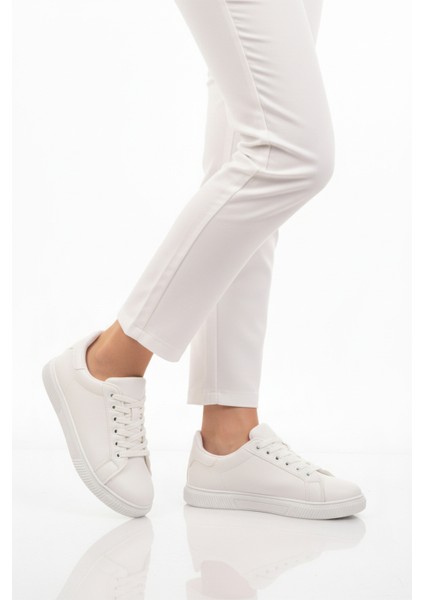 Beyaz Bağcıklı Erkek Spor Ayakkabı