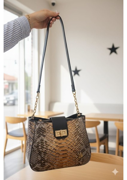 Kadın Yılan Desenli Dilli Kilitli Çanta