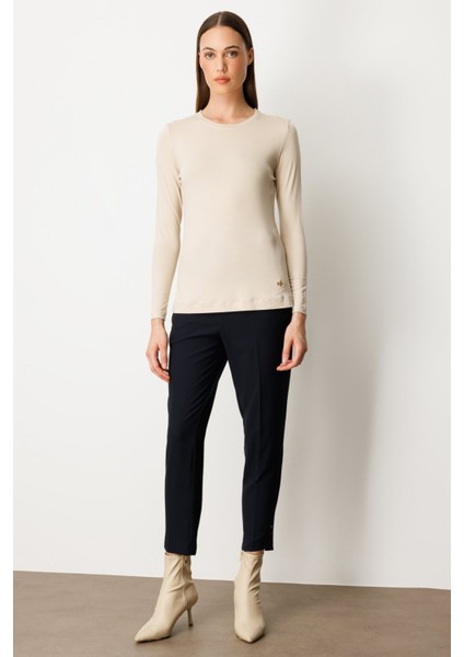 On Metal Aksesuarlı Sıfır Yaka Basic Bluz 61303 fırsatları