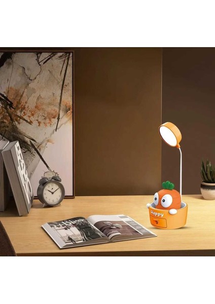 Karikatür Havuç-Ananas Figürlü Oynar Başlıklı 3 Kademeli LED Şarjlı Masa Lambası Kalem Tıraşlı
