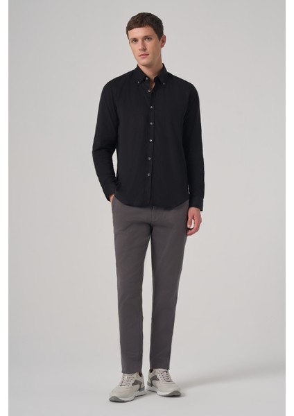 Erkek Siyah Pamuk Trend Dynamic Fit Düğmeli Yaka Gömlek fırsatları