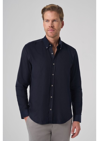 Erkek Lacivert Pamuk Trend Dynamic Fit Düğmeli Yaka Gömlek