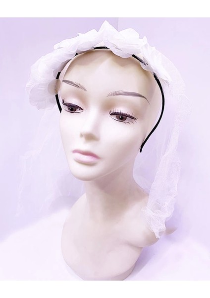 Uzun Duvaklı Üstü Beyaz Çiçekli Parti Tacı