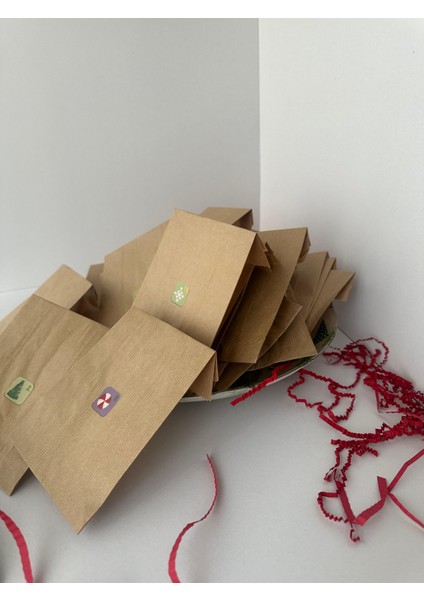 Yılbaşı Mini Hediye Kutusu – Advent Calendar | 31 Günlük Sticker ve Mini Hediye Seti | Çocuk & Aile Için Günlük Sürprizler