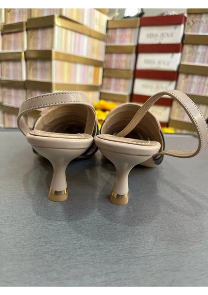 Özel Tasarım 2025 Model Açık Topuk Kadın Ayakkabı 5 cm Mini Topuk modelleri