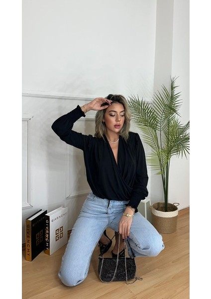 Kadın Uzun Kollu Dökümlü Kruvaze Yaka Kol Ucu Gipeli Sandy Bluz