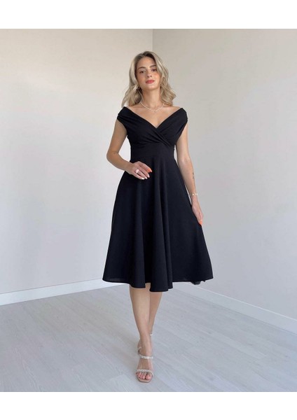 Kadın Kısa Kollu Kruvaze Yaka Eteği Volanlı Krep Elbise modelleri