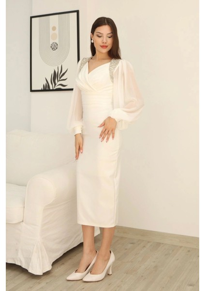 Işlemeli Omuz Detaylı Balon Kollu Kruvaze Yaka Midi Elbise 2326-BEYAZ fırsatları