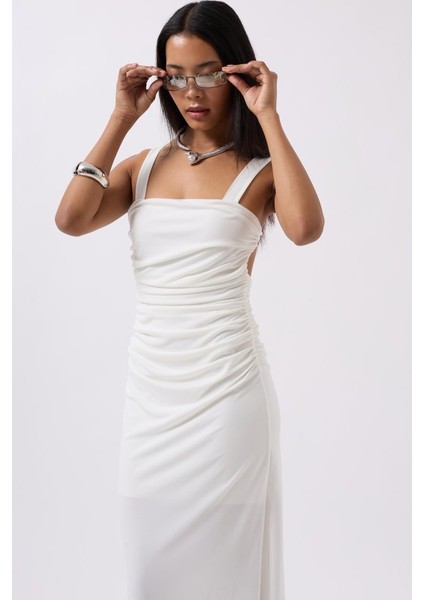 Yırtmaç Detay Sırt Dekolte Elbise