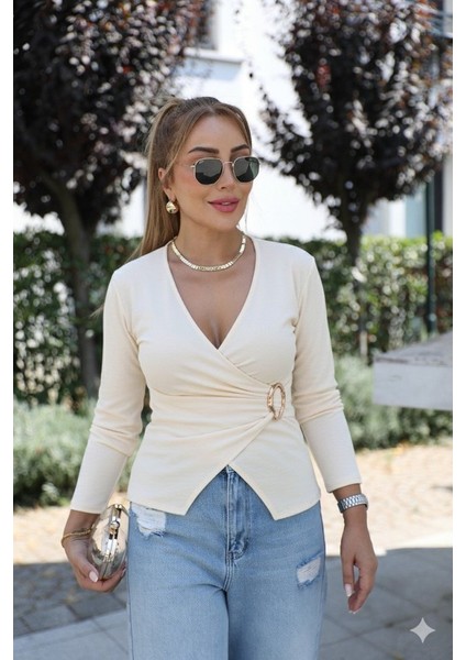 Kadın Uzun Kollu Kruvaze Yakalı Toka Detaylı Viskon Bluz fiyatları