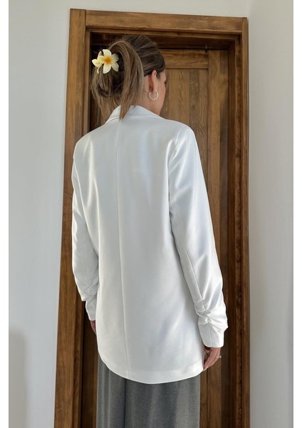 Ekru Kol Ucu Büzgülü Atlas Ceket modelleri