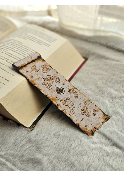 Korsan Harita Desenli Kabartmalı Kitap Ayracı modelleri