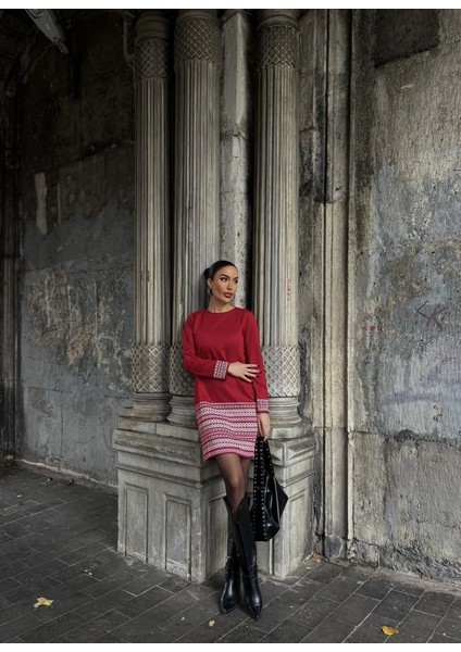 Kadın Uzun Kollu Bisiklet Yaka Kol Ağzı ve Etek Ucu Baskılı Iki Iplik Elbise fiyatları