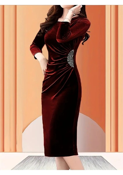 Buğrahayalin Kadın Uzun Kollu Bot Yaka Yanı Taş Detaylı Midi Kadife Elbise