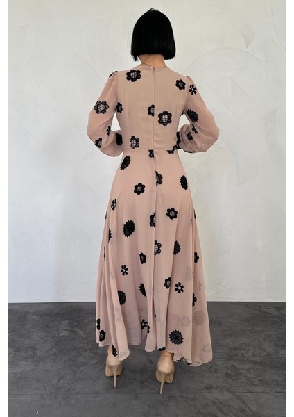 Vizon Yaka Nakışlı Elbise modelleri