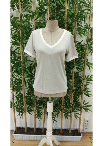 Kadın Kısa Kollu V Yakalı Viskon Bluz fırsatları