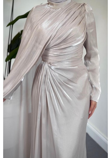 Mari Jan Jan Kumaş Balık Abiye Krem modelleri