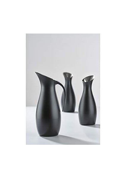 Denmark Rocks Su Sürahisi 1l, Paslanmaz Çelik Su Sürahisi, Çap 12 Cm, Yükseklik 30 Cm, 1 Litre, Siyah