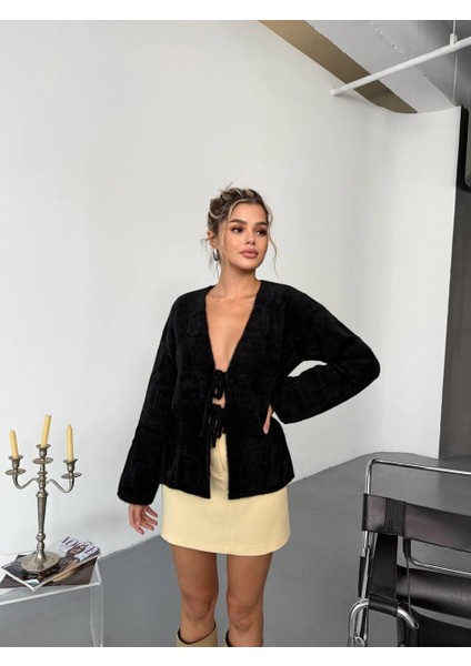 Siyah Bağlamalı Sakallı Triko fiyatları