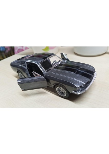 Kinsmart Oyuncak Metal Model Araba 1/36 Çek Bırak 1967 Siyah Shelby GT-500 Füme