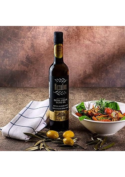 Riccolivo Premium Natürel Sızma Zeytinyağı 750 ml - Erken Hasat - Soğuk Sıkım - Terraolivo&apos;da 2022 Prestij Altın Ödülü - Asitlik %0,3-0,6 - Yüksek Fenolik - Veganlara Uygun - Tek Orijinli fiyatları