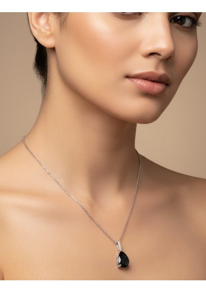 Gümüş Renk Sıra Taşlı Siyah Damla Model Sf Zincir Çelik Kolye-Zarif Siyah Safir Damla Kolye