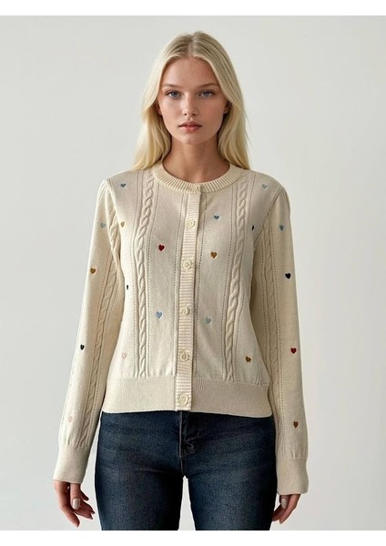 Kalp Nakışlı Hırka