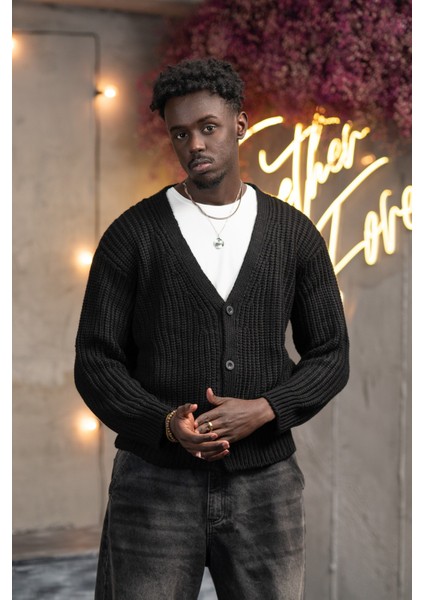 Oversize Crop Model V Yaka Düğme Kapamalı Örgü Hırka indirimleri