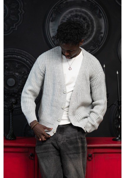 Oversize Crop Model V Yaka Düğme Kapamalı Örgü Hırka fiyatları